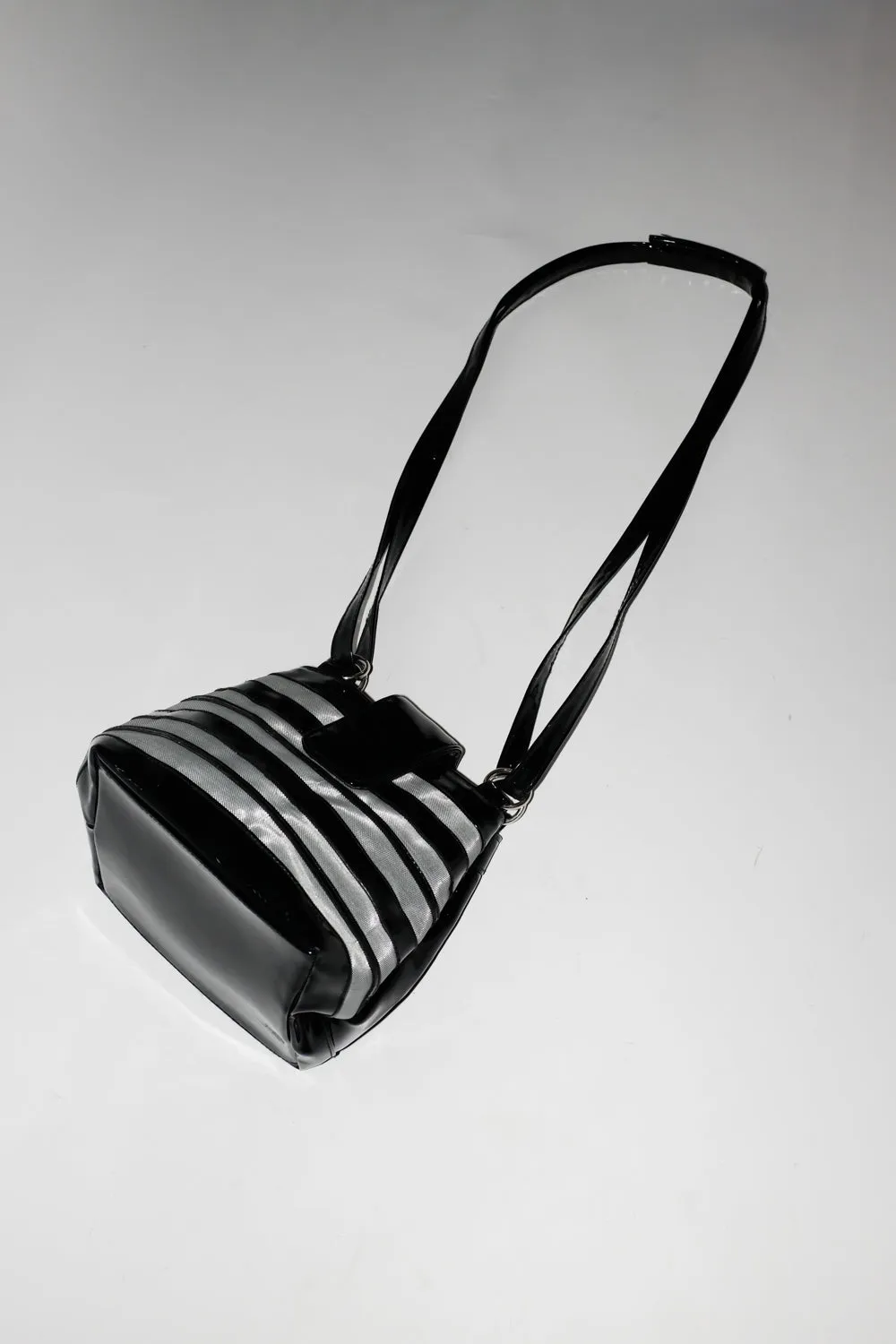 0040_PATENT STRIPED VINTAGE BAG