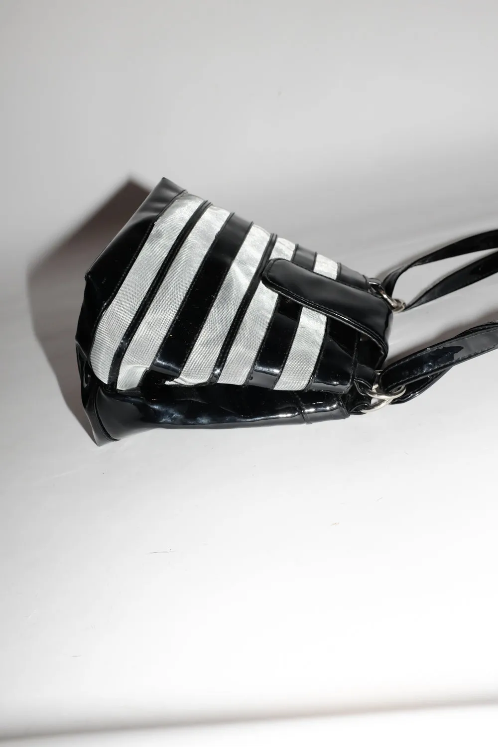 0040_PATENT STRIPED VINTAGE BAG