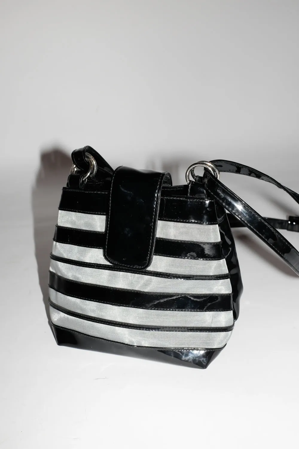 0040_PATENT STRIPED VINTAGE BAG