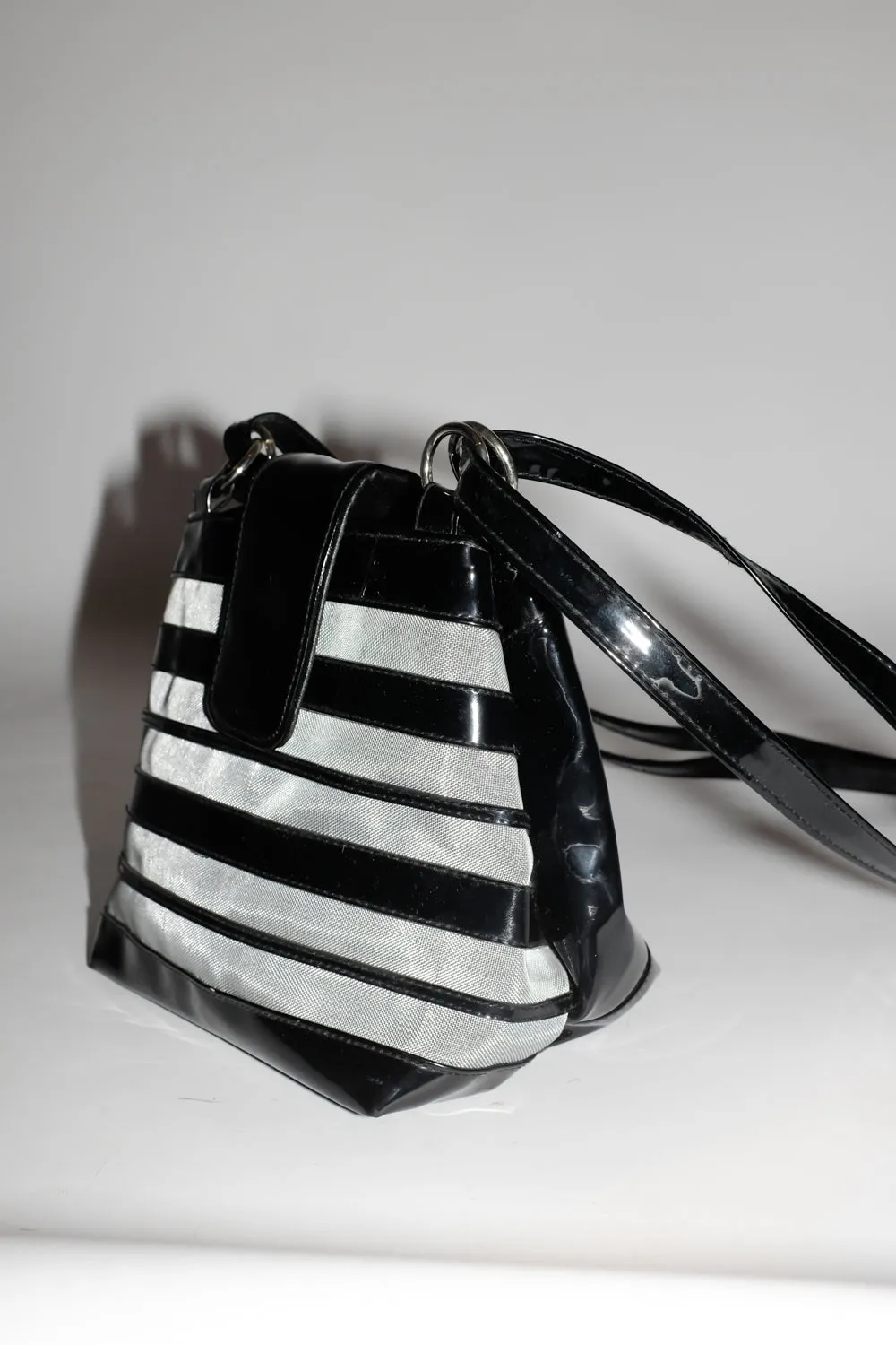 0040_PATENT STRIPED VINTAGE BAG