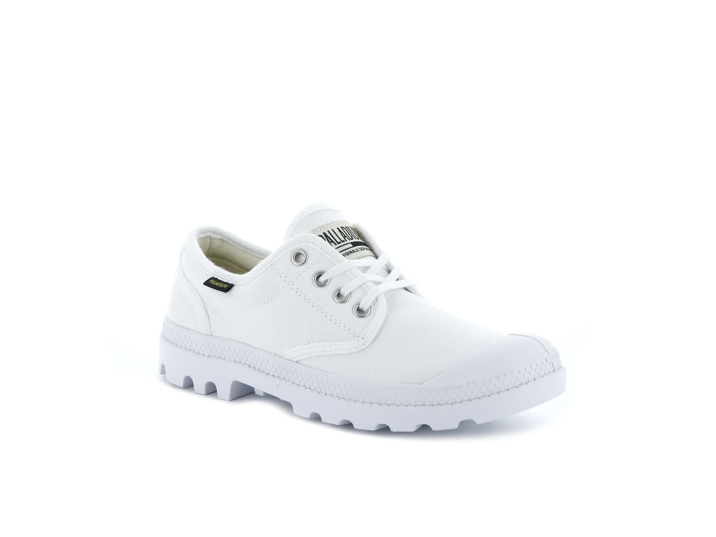 Sure! Here’s an optimized title for your e-commerce product:

**Pampa Original Oxford Sneakers - White/White** 

This title clearly conveys the products name, style, and color while being concise and appealing for online shoppers.