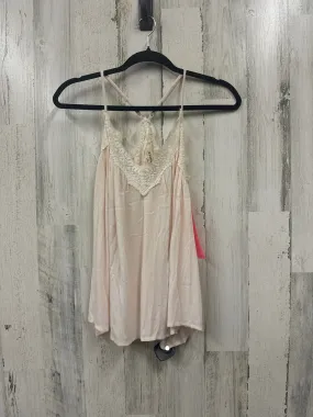 Cream Top Sleeveless Listicle, Size S