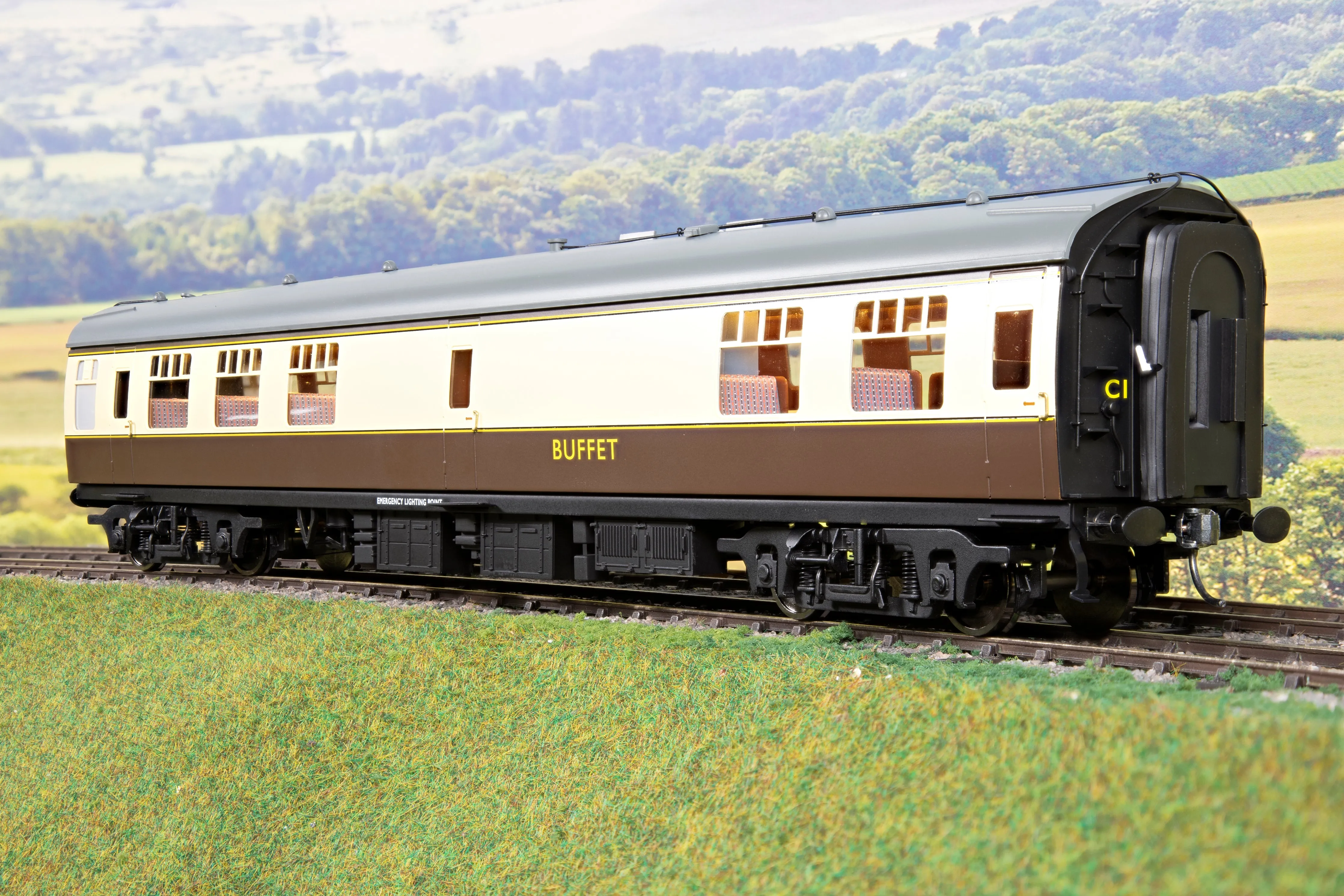 Darstaed D21-2-07CW Finescale O Gauge BR Mk1 RMB (Miniature Buffet), Choc & Cream with Commonwealth Bogies