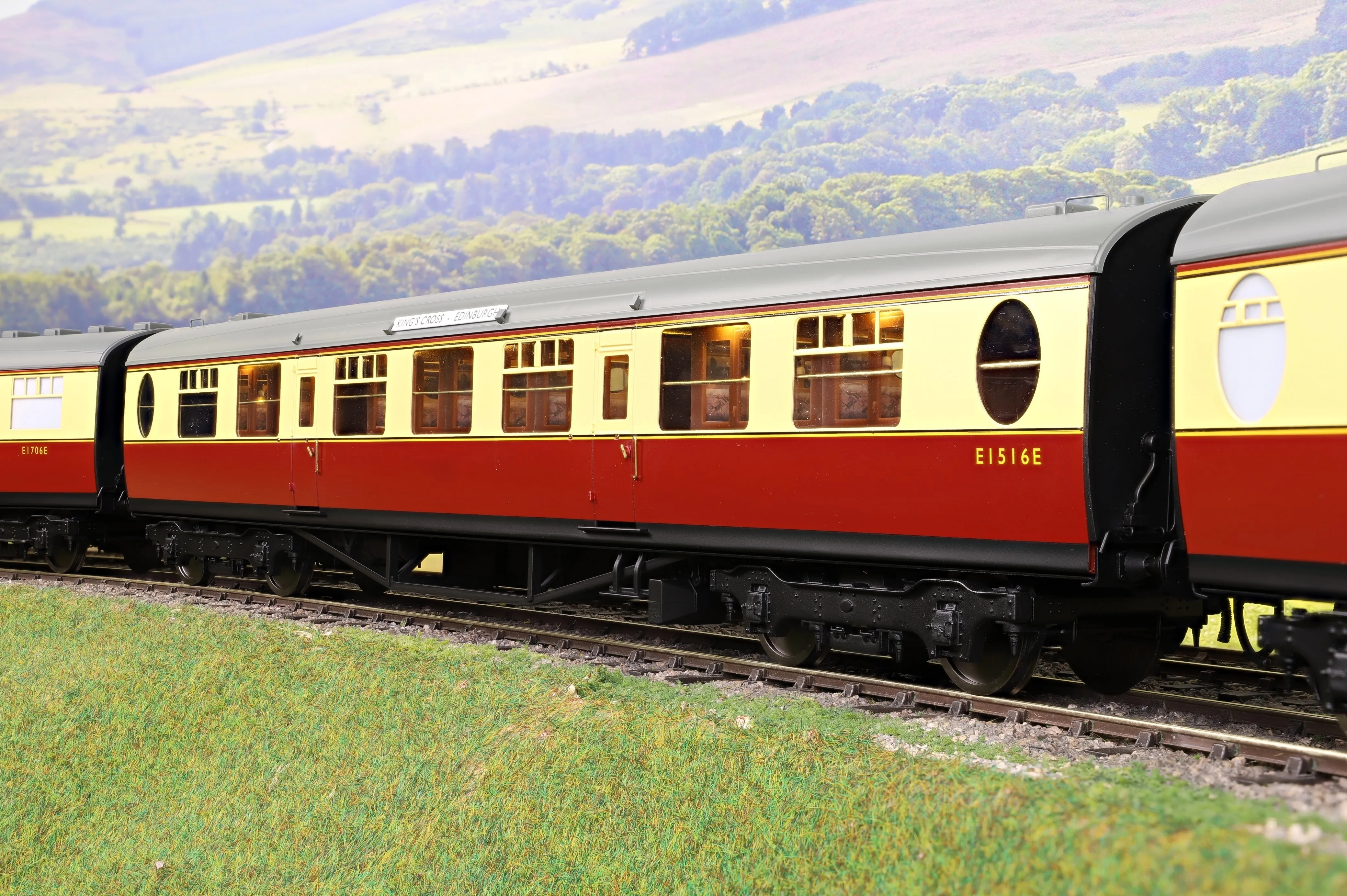 Darstaed D24-ELZ-1B Finescale O Gauge BR (Ex-LNER) Thompson 'The Elizabethan' Set B, 6-Coach Set