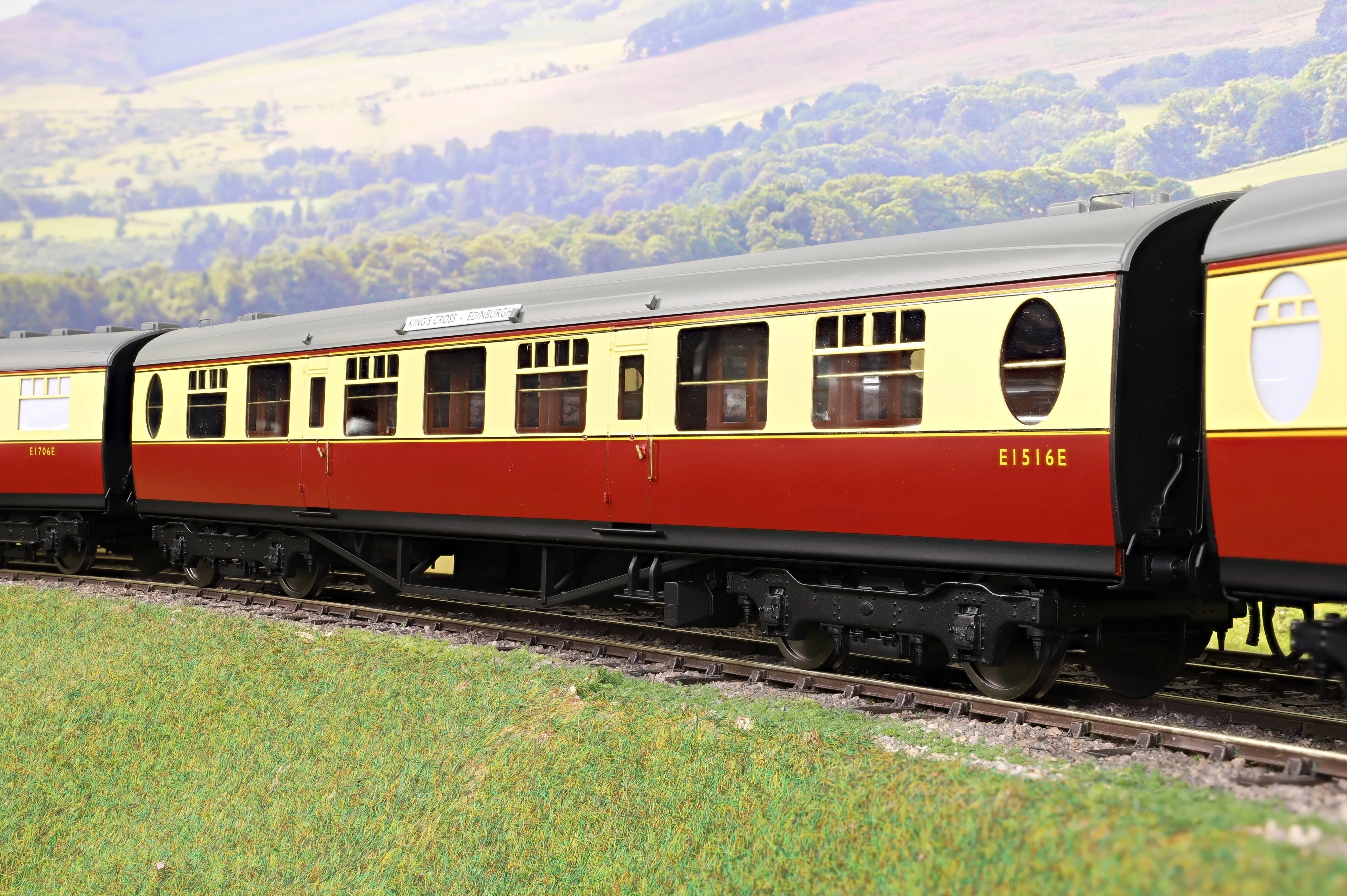 Darstaed D24-ELZ-1B Finescale O Gauge BR (Ex-LNER) Thompson 'The Elizabethan' Set B, 6-Coach Set