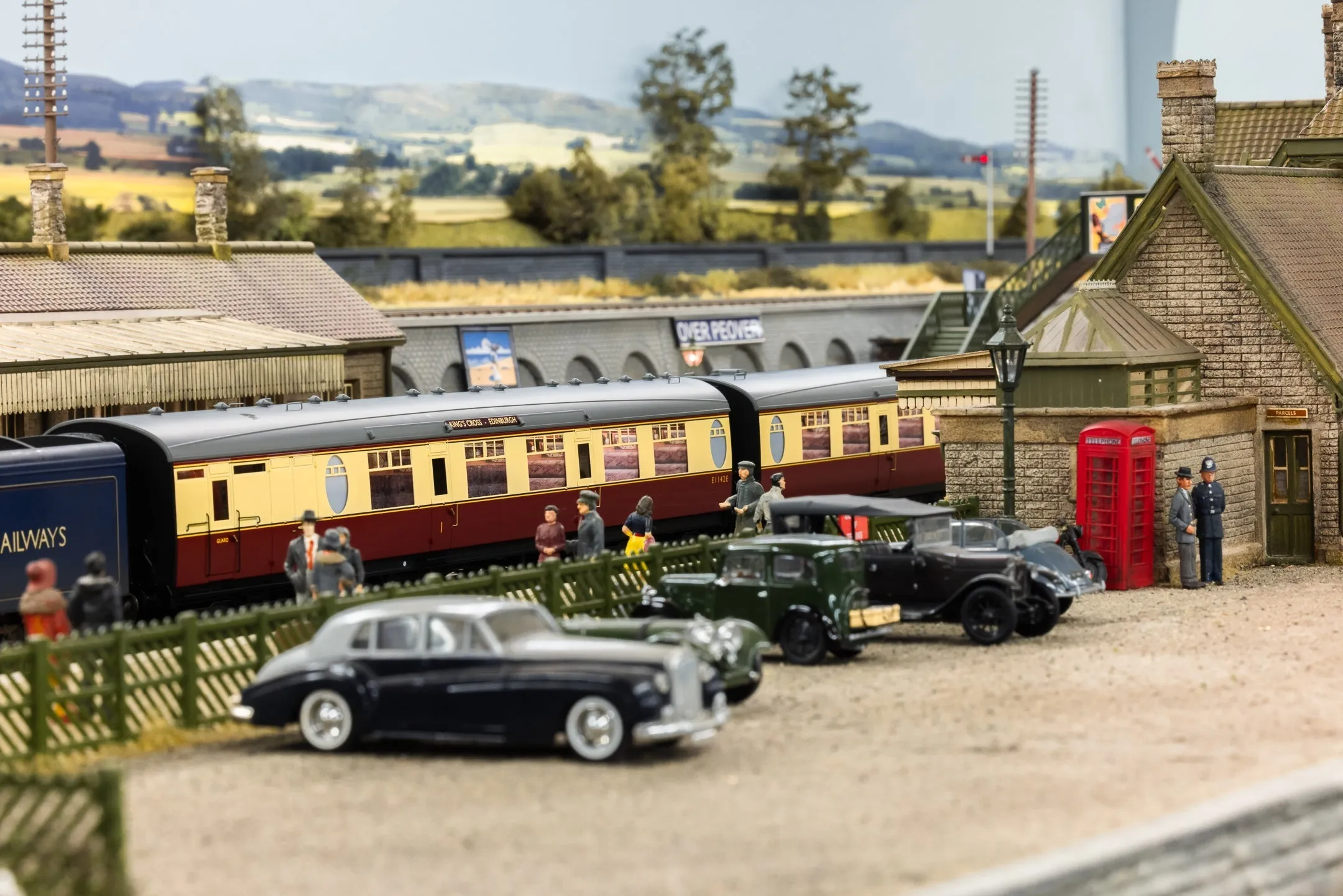 Darstaed D24-ELZ-1B Finescale O Gauge BR (Ex-LNER) Thompson 'The Elizabethan' Set B, 6-Coach Set