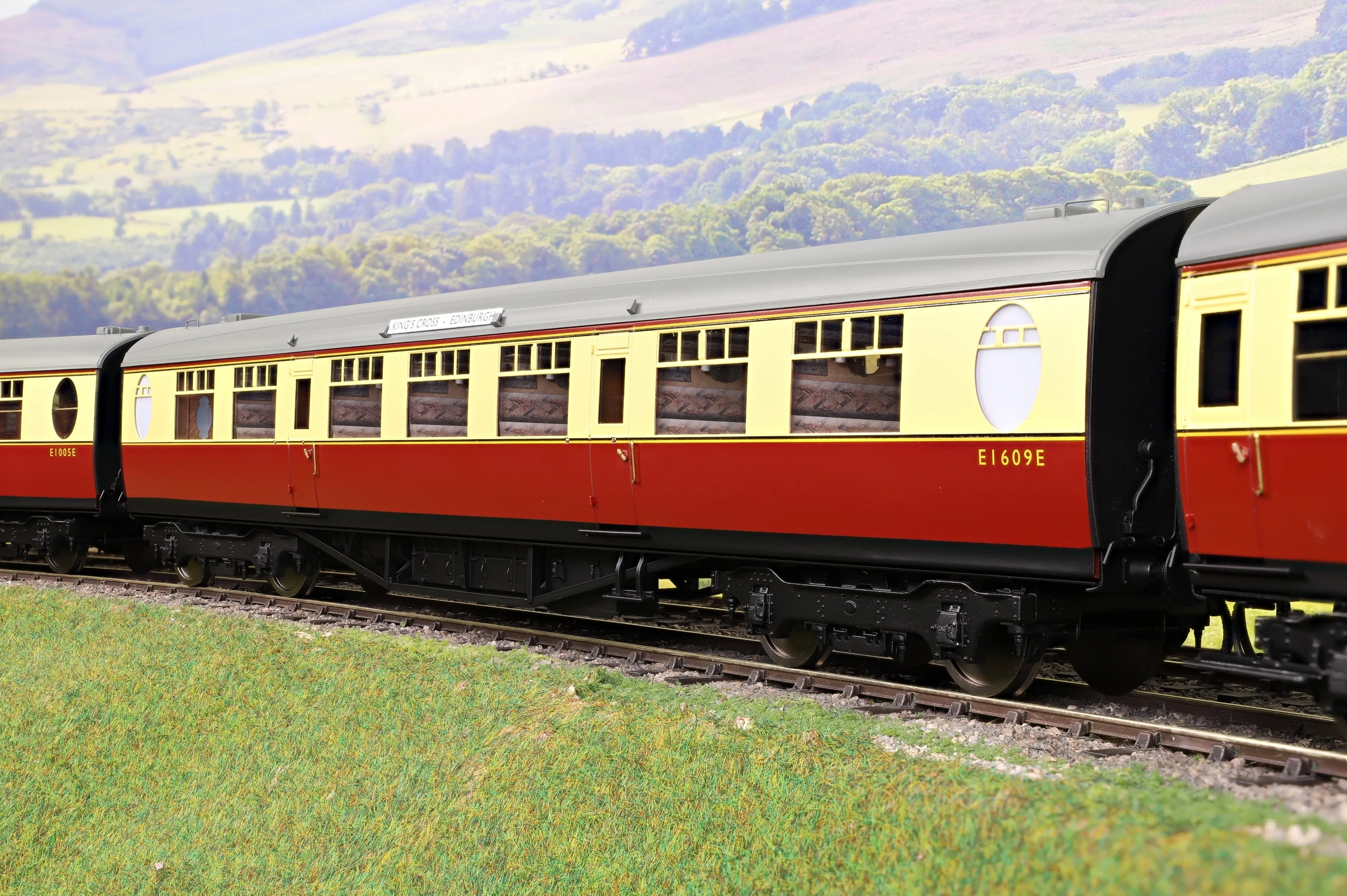 Darstaed D24-ELZ-1B Finescale O Gauge BR (Ex-LNER) Thompson 'The Elizabethan' Set B, 6-Coach Set