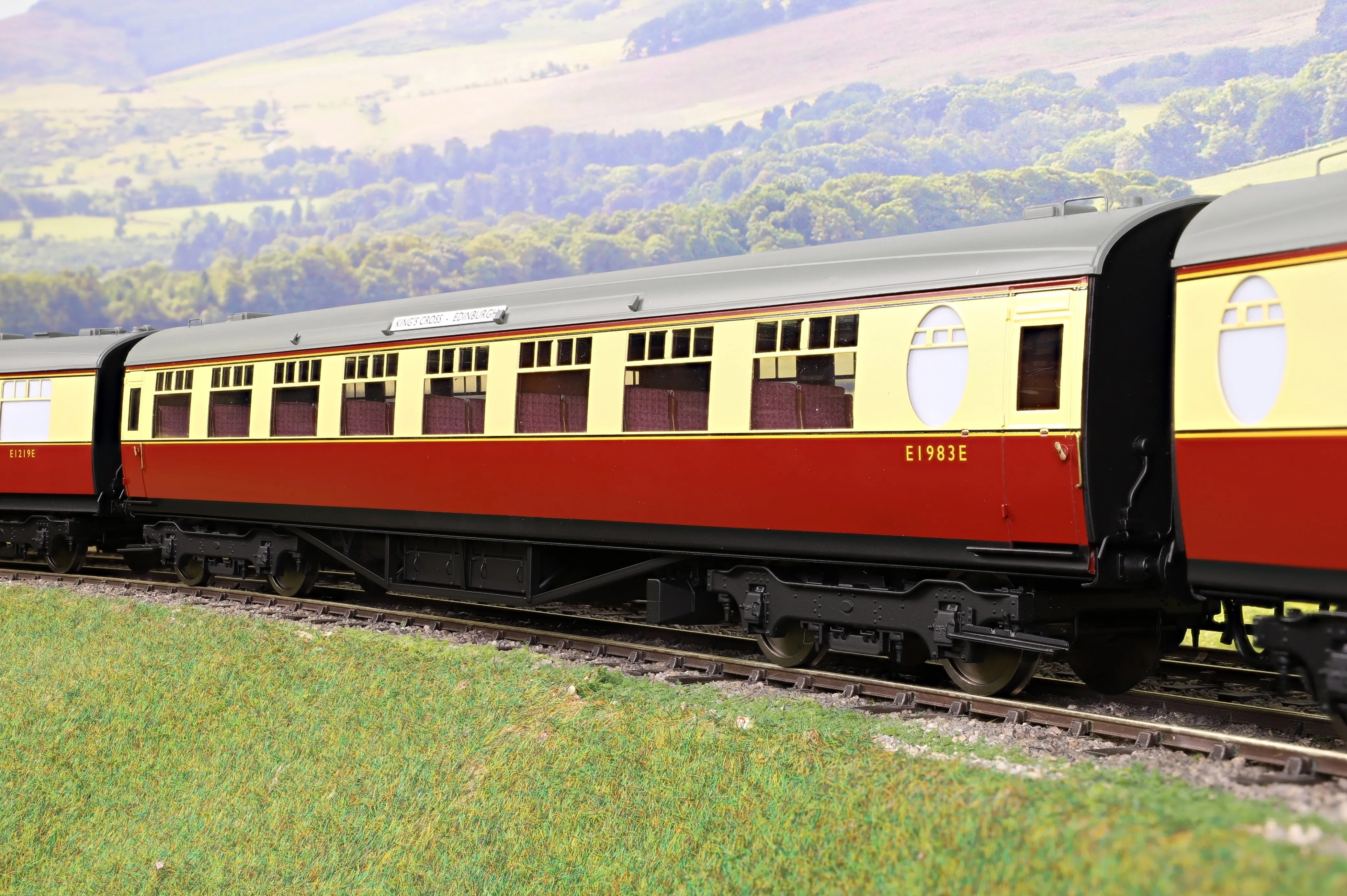 Darstaed D24-ELZ-1B Finescale O Gauge BR (Ex-LNER) Thompson 'The Elizabethan' Set B, 6-Coach Set