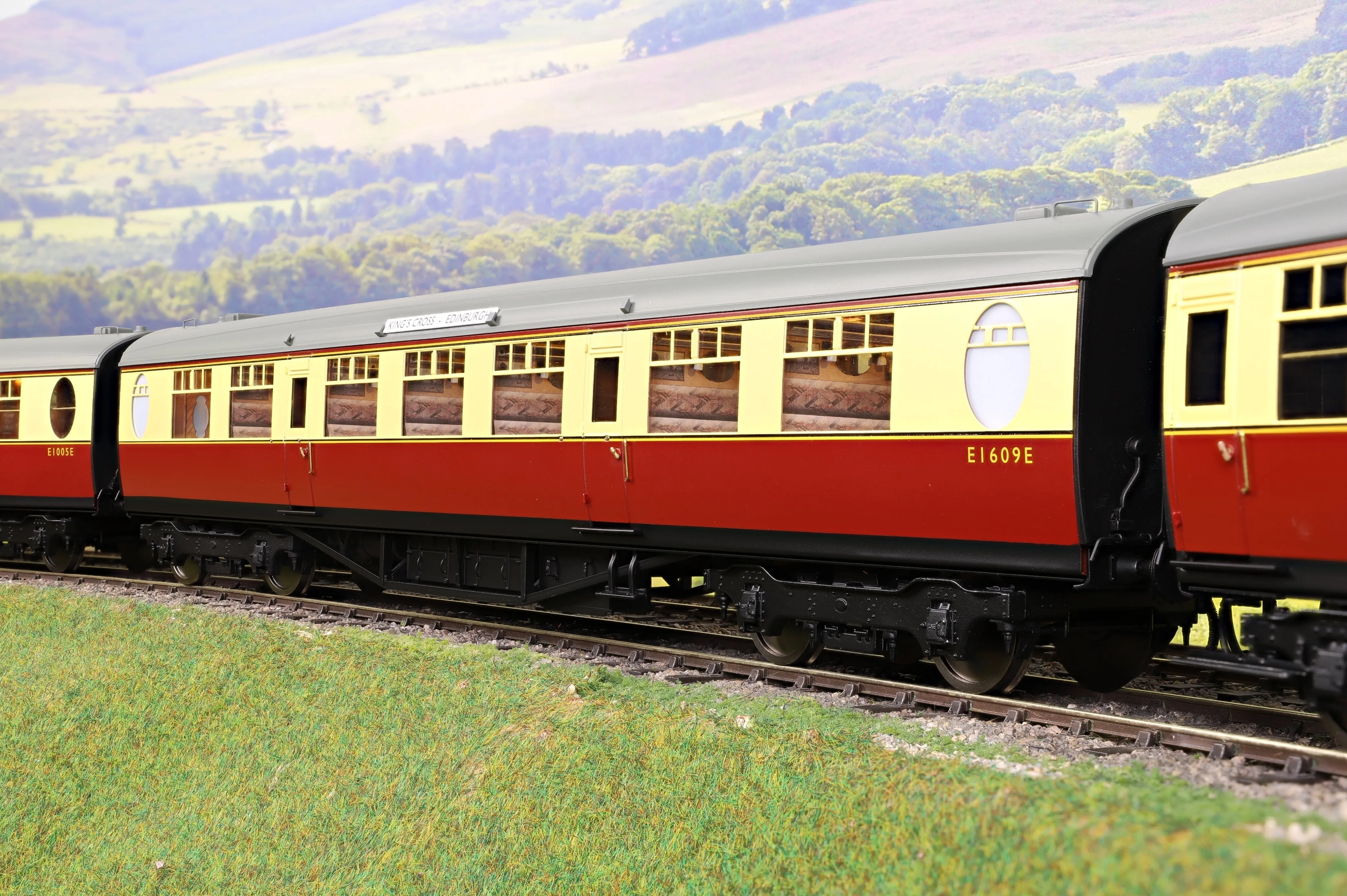 Darstaed D24-ELZ-1B Finescale O Gauge BR (Ex-LNER) Thompson 'The Elizabethan' Set B, 6-Coach Set