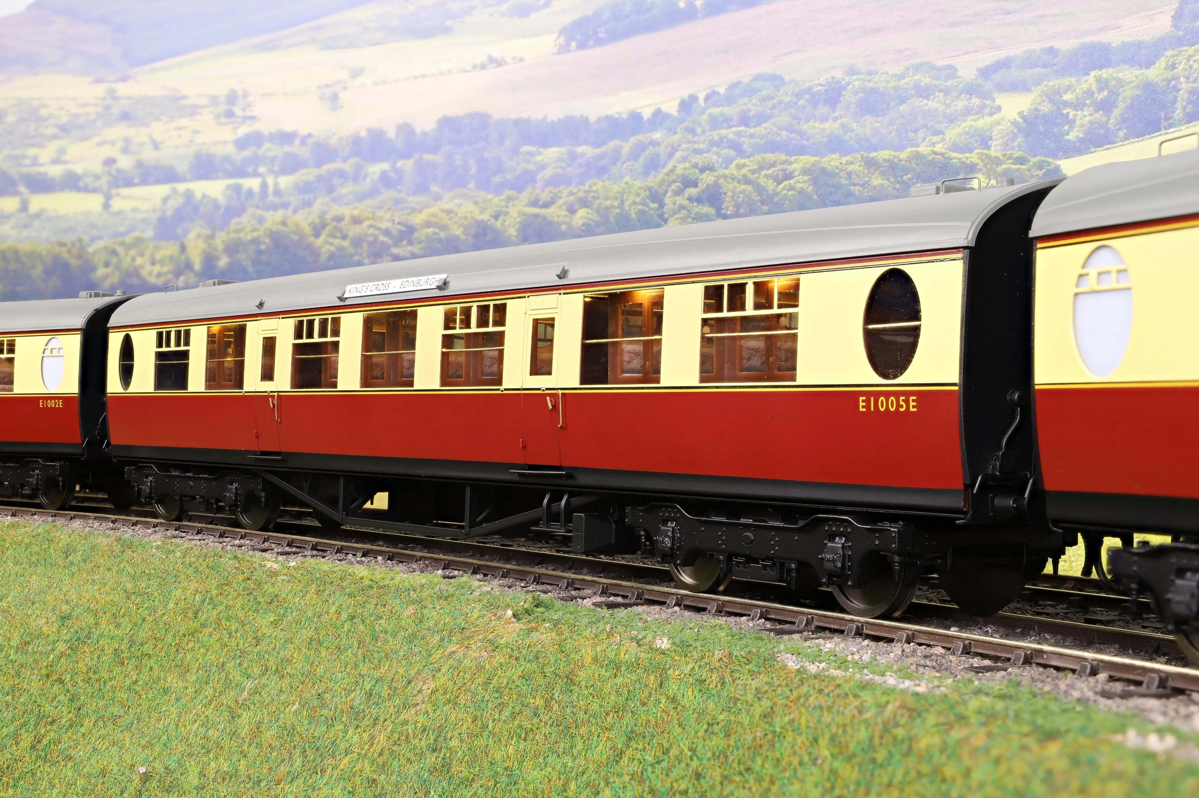 Darstaed D24-ELZ-1B Finescale O Gauge BR (Ex-LNER) Thompson 'The Elizabethan' Set B, 6-Coach Set