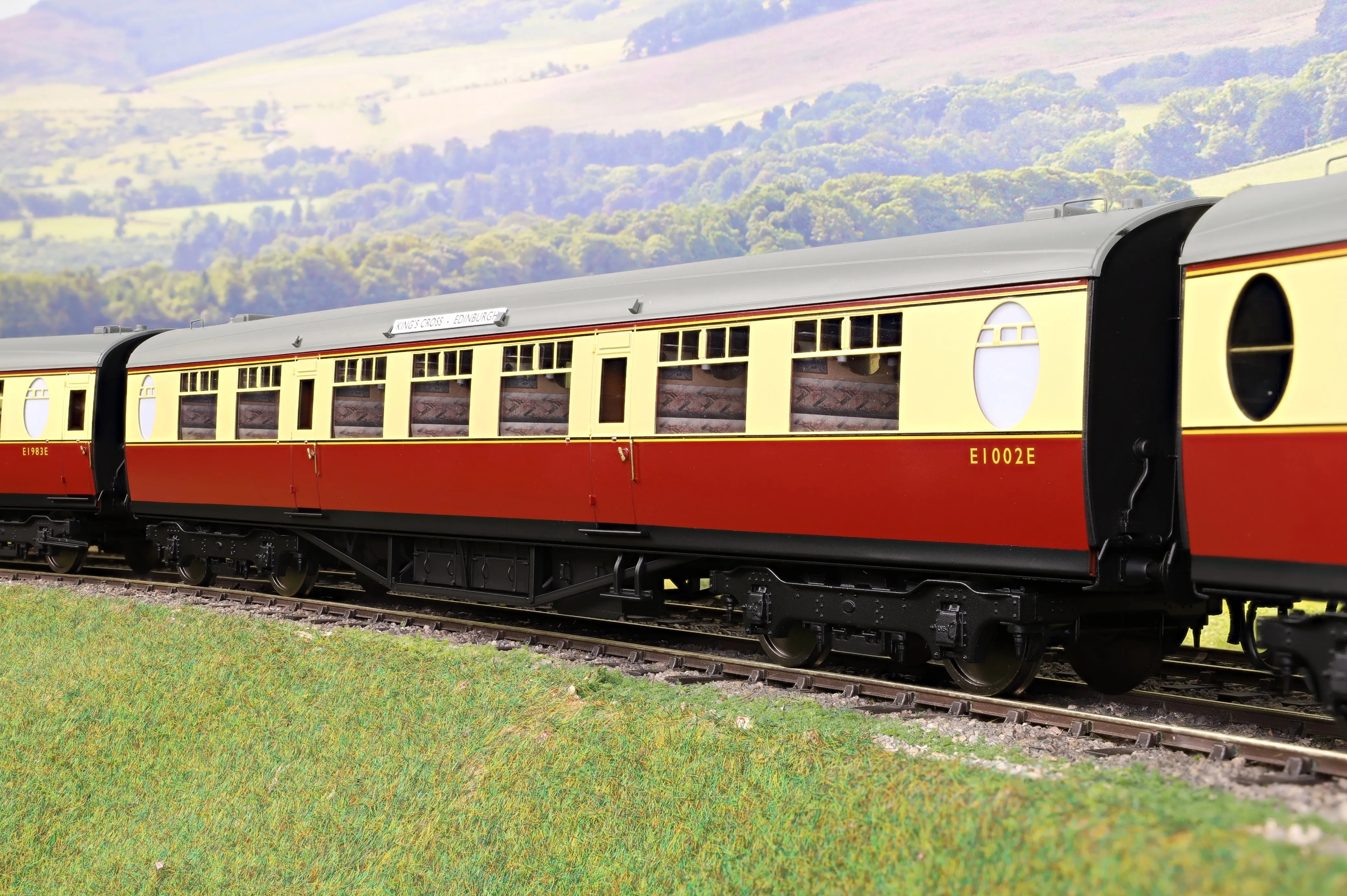 Darstaed D24-ELZ-1B Finescale O Gauge BR (Ex-LNER) Thompson 'The Elizabethan' Set B, 6-Coach Set