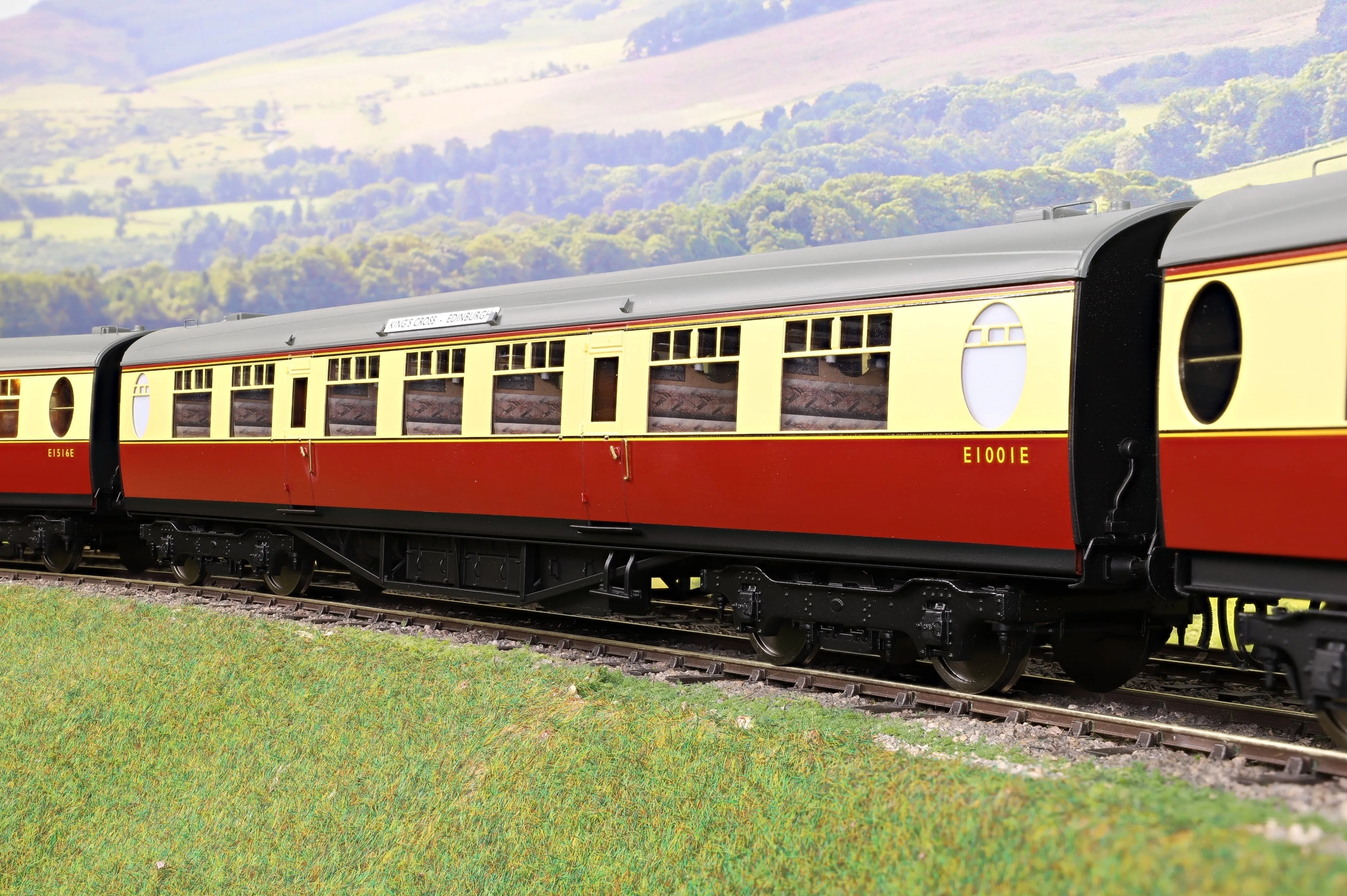 Darstaed D24-ELZ-1B Finescale O Gauge BR (Ex-LNER) Thompson 'The Elizabethan' Set B, 6-Coach Set