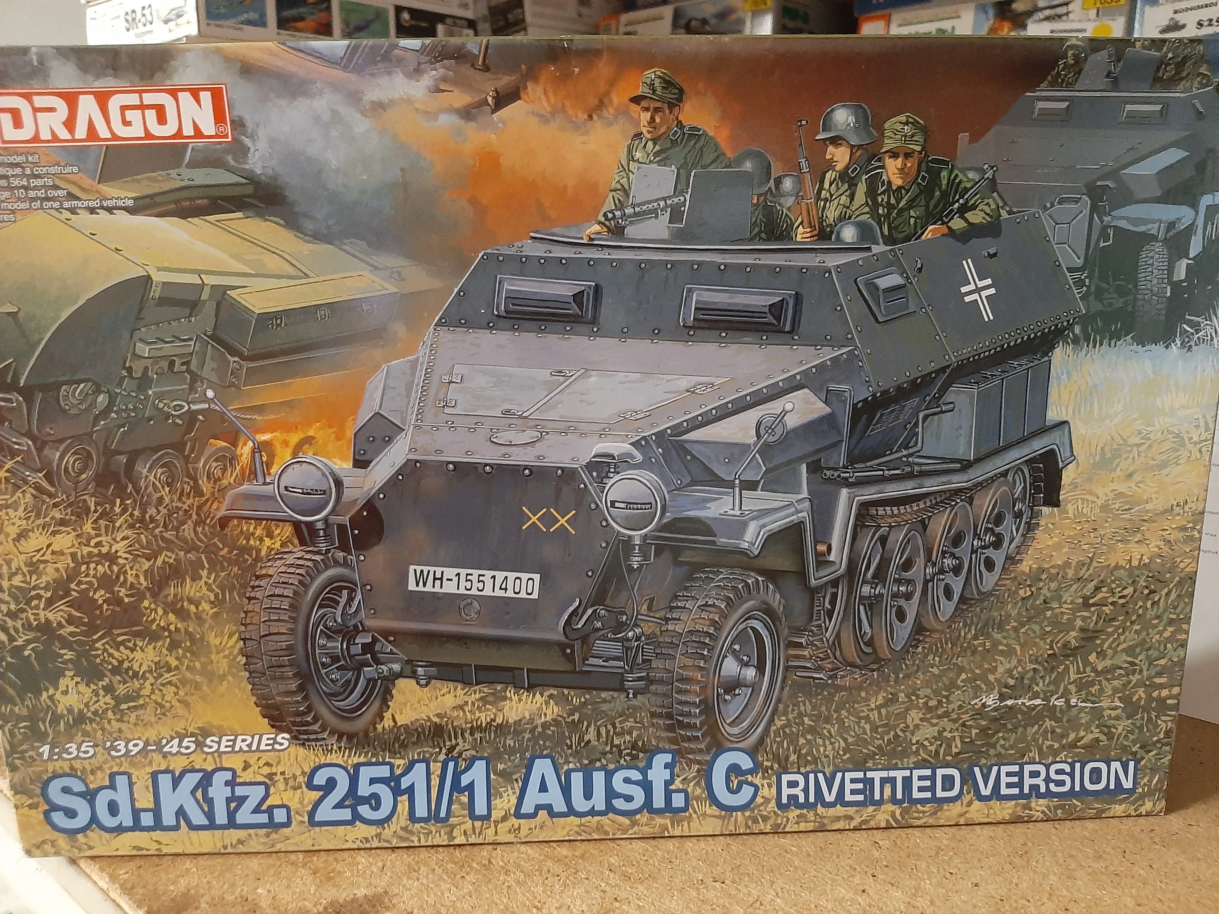 Dragon 1/35 Sd.Kfz.251/1 Ausf C Rivetted Version